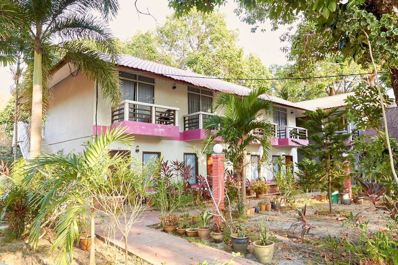 Corrie Chalet, Pantai Cenang  Exterior photo